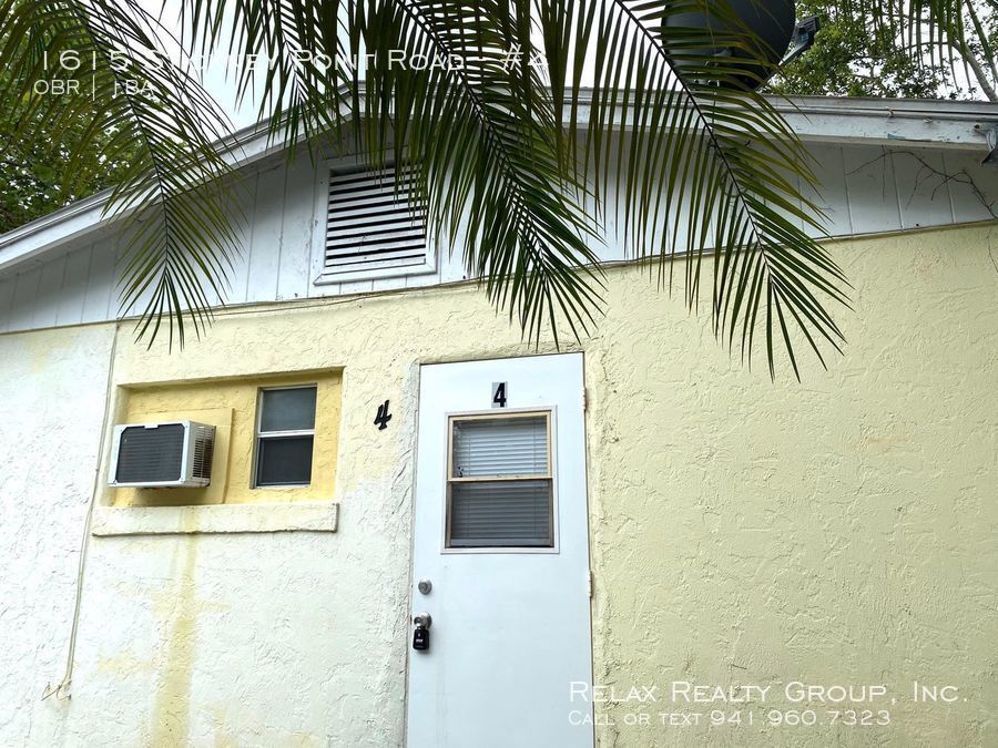 Foto principal - 1615 Stickney Point Rd