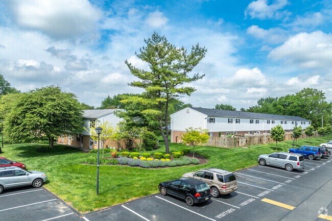 Building Photo - 2216 Laurelwood Dr
