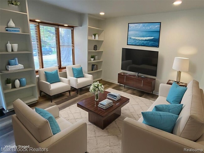 Foto del edificio - 5715 Sunnycrest Dr