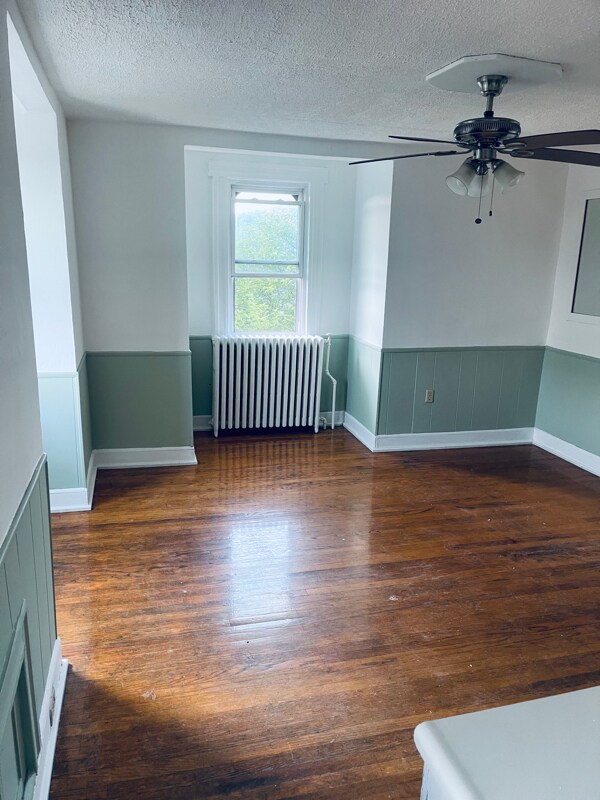 Foto del edificio - 3712 Parkside Dr