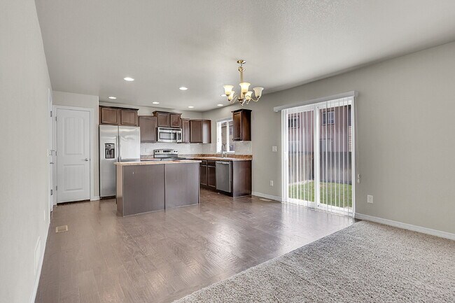 Building Photo - $2,495.00 3-bedroom, 2.5-bathroom in Color...