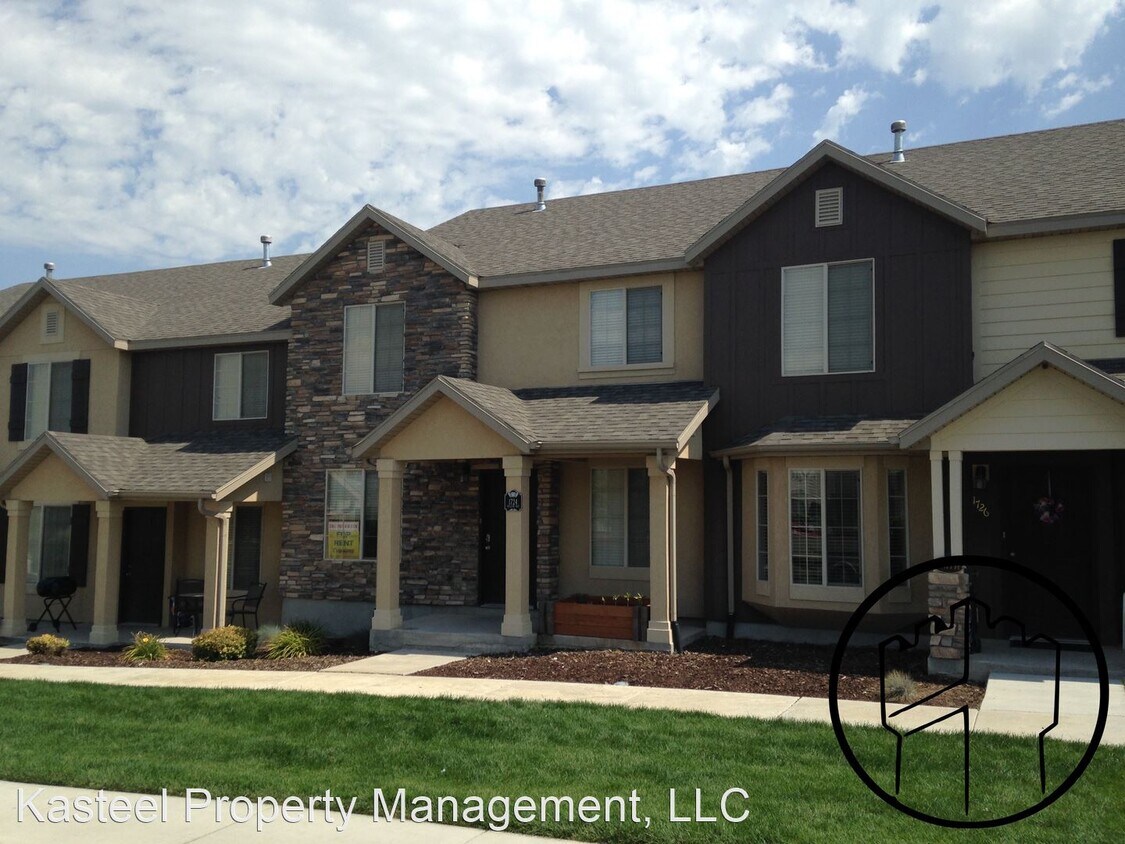 3 br, 2.5 bath House 1724 East Willow Way House Rental in Spanish