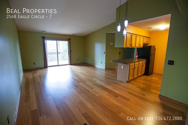 Building Photo - 2568 Eagles Cir