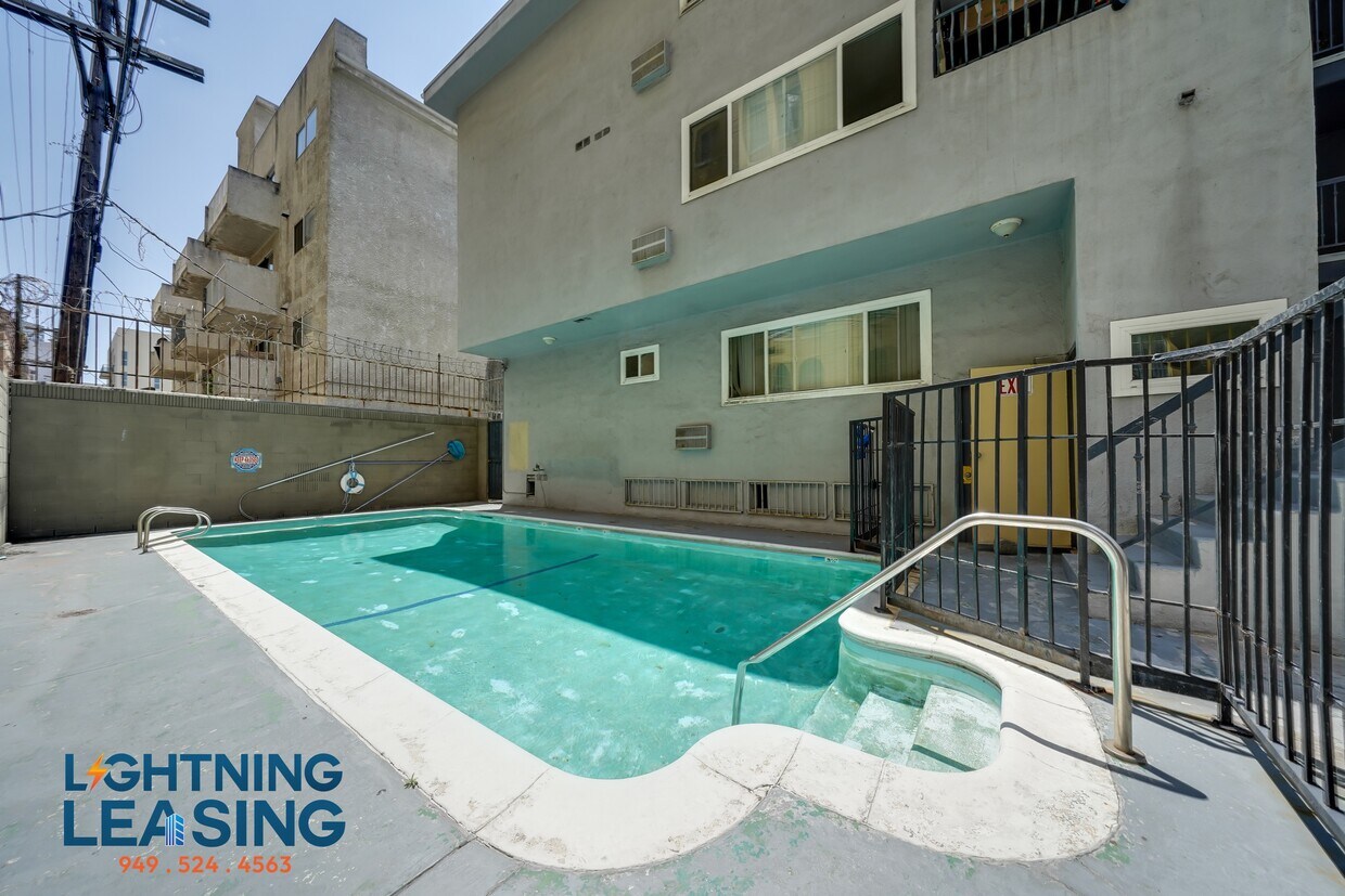 Photo - 703 S Irolo St-3D