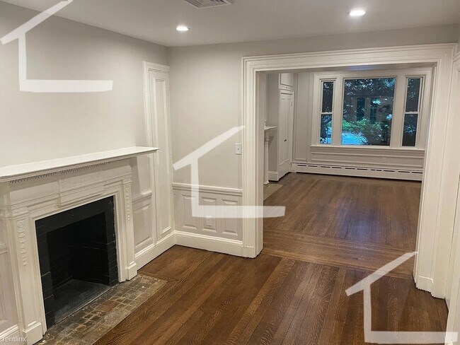 Foto del edificio - 3 br, 1 bath Condo - 1712 Beacon St Apt 1E...
