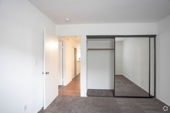 2BR, 2BA-900 SF - Windward Isle