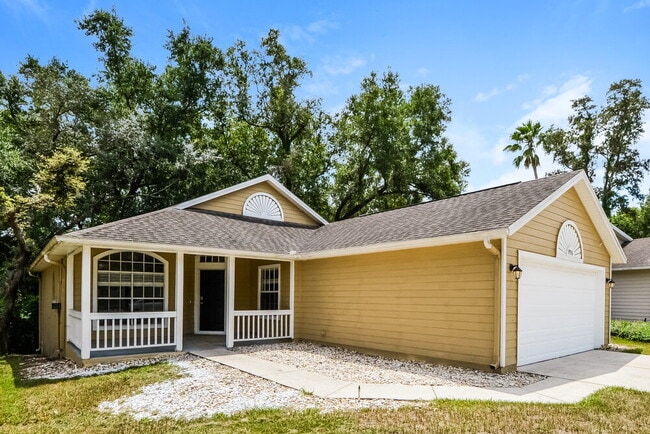 Building Photo - 996 Maple Ct