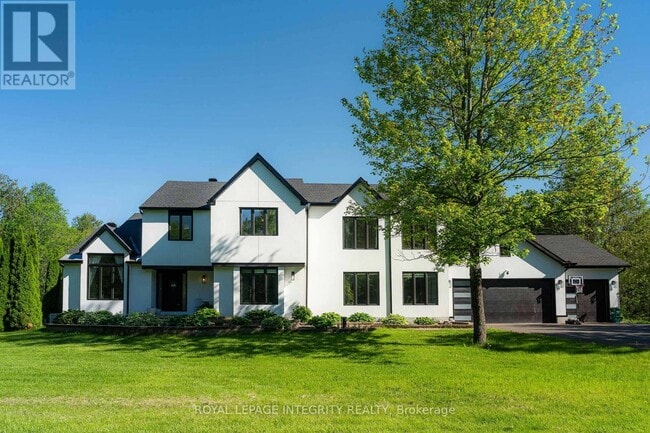 Building Photo - 1218 Rideau Bend Crescent