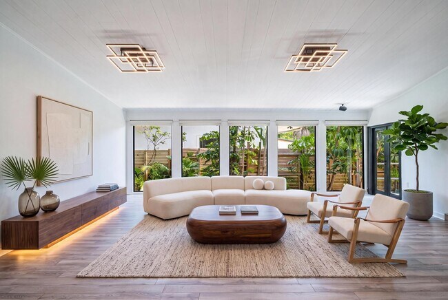 Building Photo - 7810 Beach View Dr
