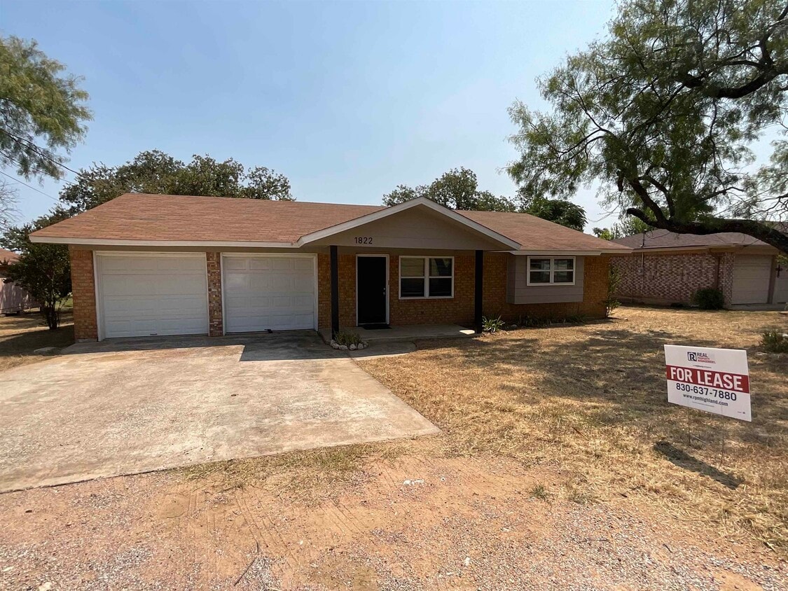 Foto principal - 1822 Greenwood Ln