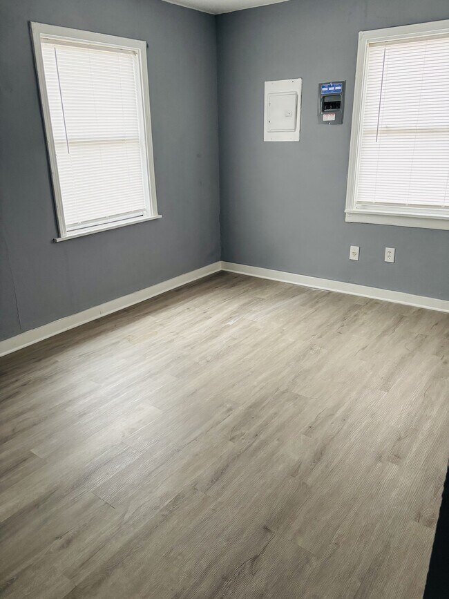 Foto del edificio - 1014 N Monroe Ave