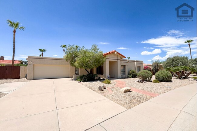 Building Photo - 3Bed/2Bath Furnished Home w/Stunning Backyard! Ready for Immediate Move-In! – NO HOA! POOL!