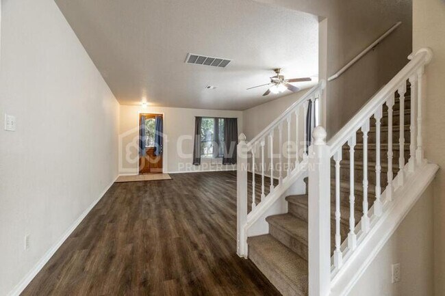 Building Photo - 6802 Crest Pl