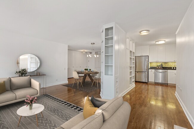 Building Photo - 110 E Delaware Pl