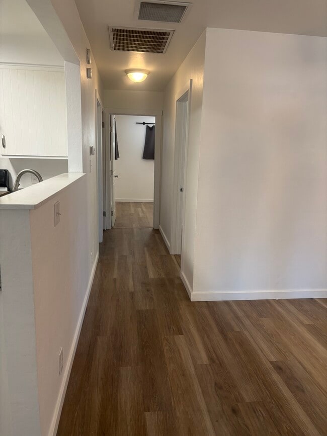 Foto del edificio - 1168 West Cir