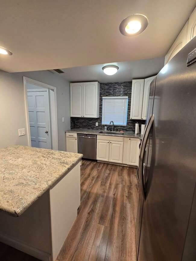 Building Photo - 1118 Villa Ln