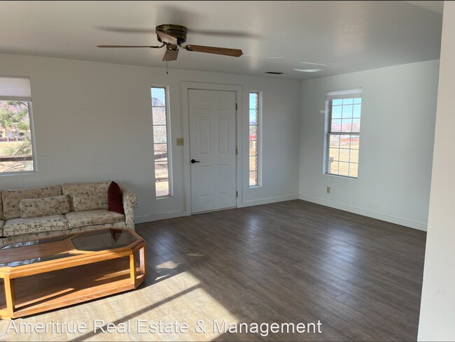 Building Photo - 2 br, 2 bath House - 3745 Spanish Valley Dr