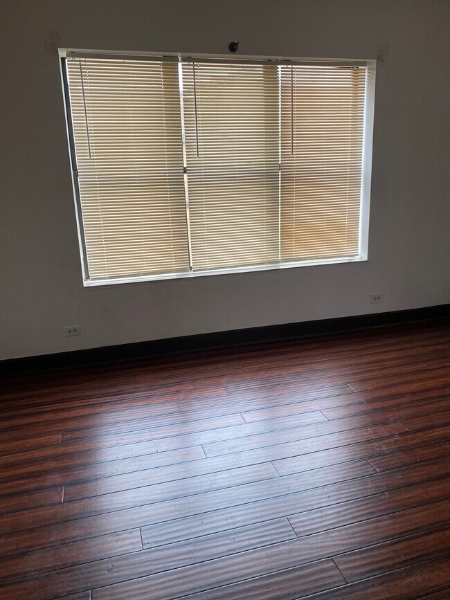 Sala de estar - 4922 N Kedzie Ave