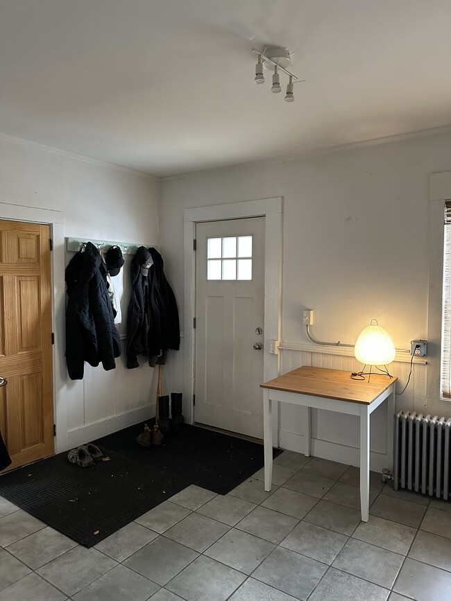 Building Photo - 139 Railroad St