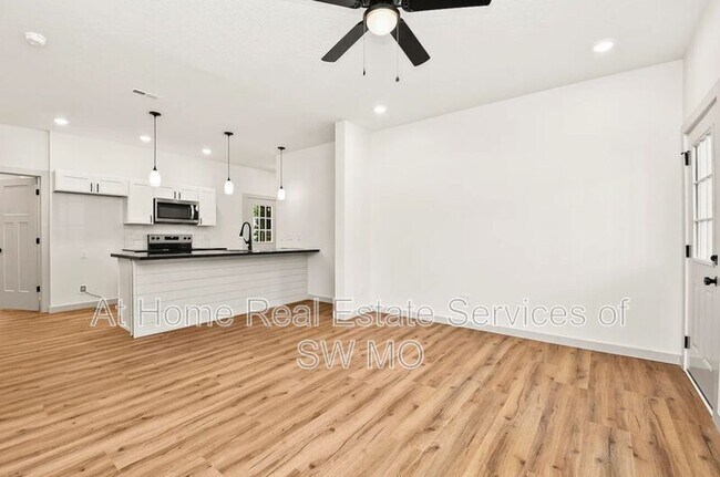 Foto del edificio - 1910 W Thoman St