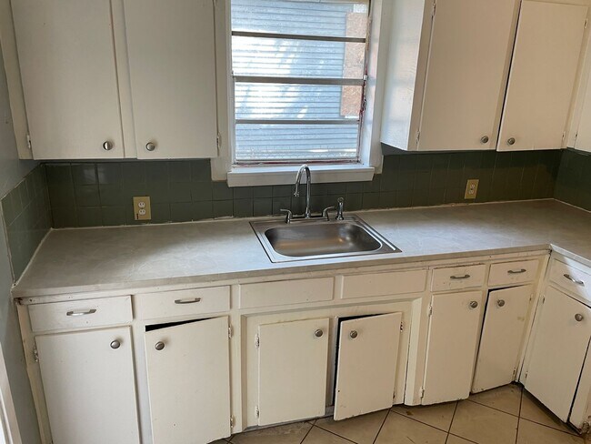 Foto del edificio - 3 Bedroom Home in Cedar Grove