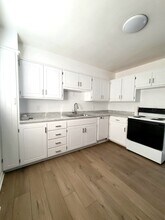 Building Photo - 135 Mather Cir