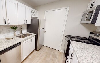 Building Photo - Georgetown Luxury Townhomes