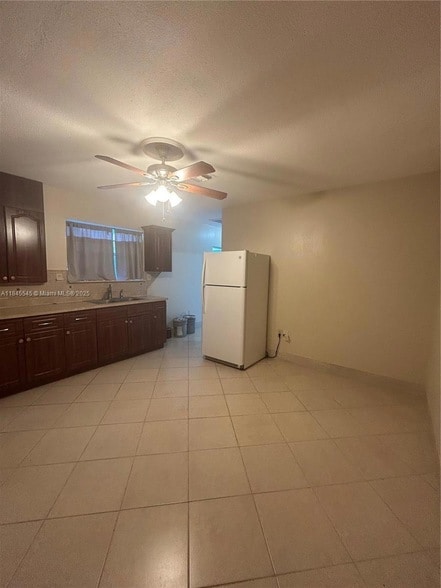 Foto del edificio - 4617 Navarre Ave