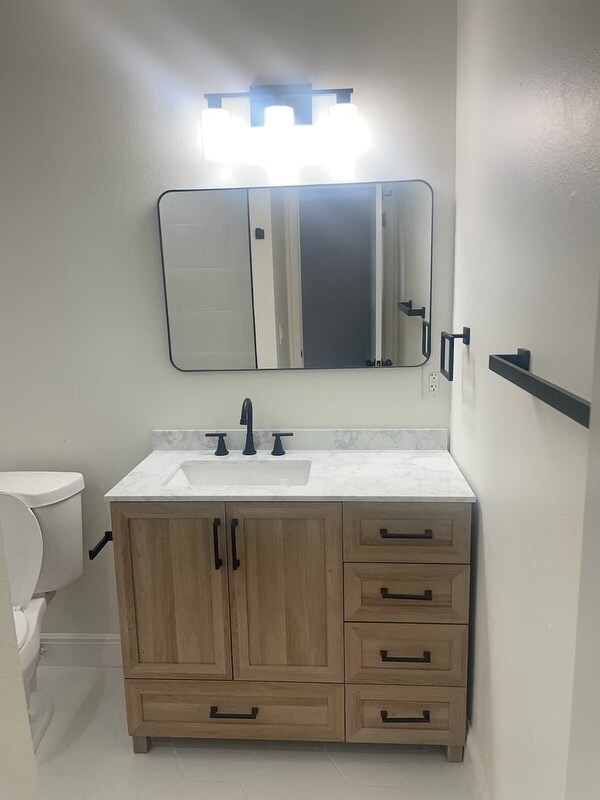 Photo - 320 Northeast Boulevard N House