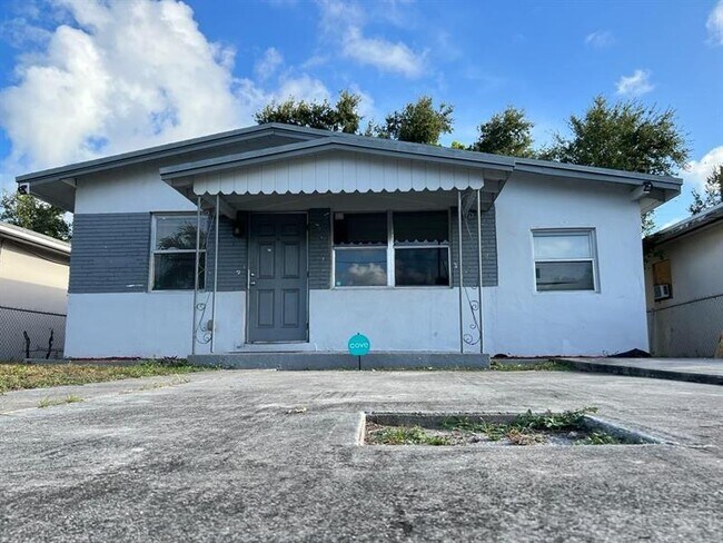 Building Photo - 2238 McClellan St