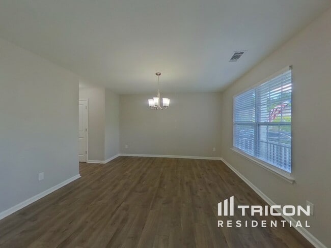 Foto del edificio - 7027 Palatine Ln