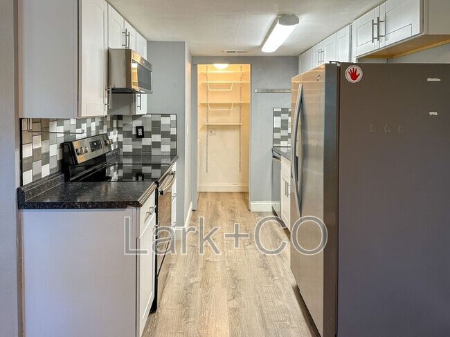 Building Photo - 1205 S Wheeling Way