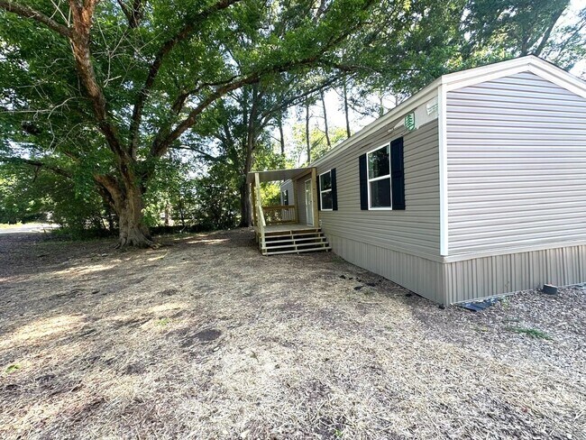 Foto del edificio - Brand new Efficiency 1 BR mobile home with large bonus room