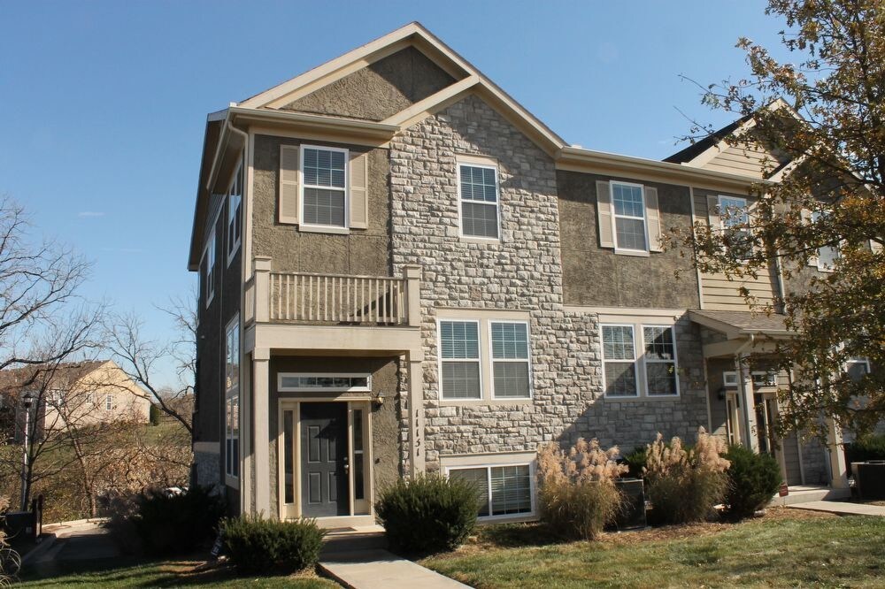 Primary Photo - 11131 S Woodsonia Dr