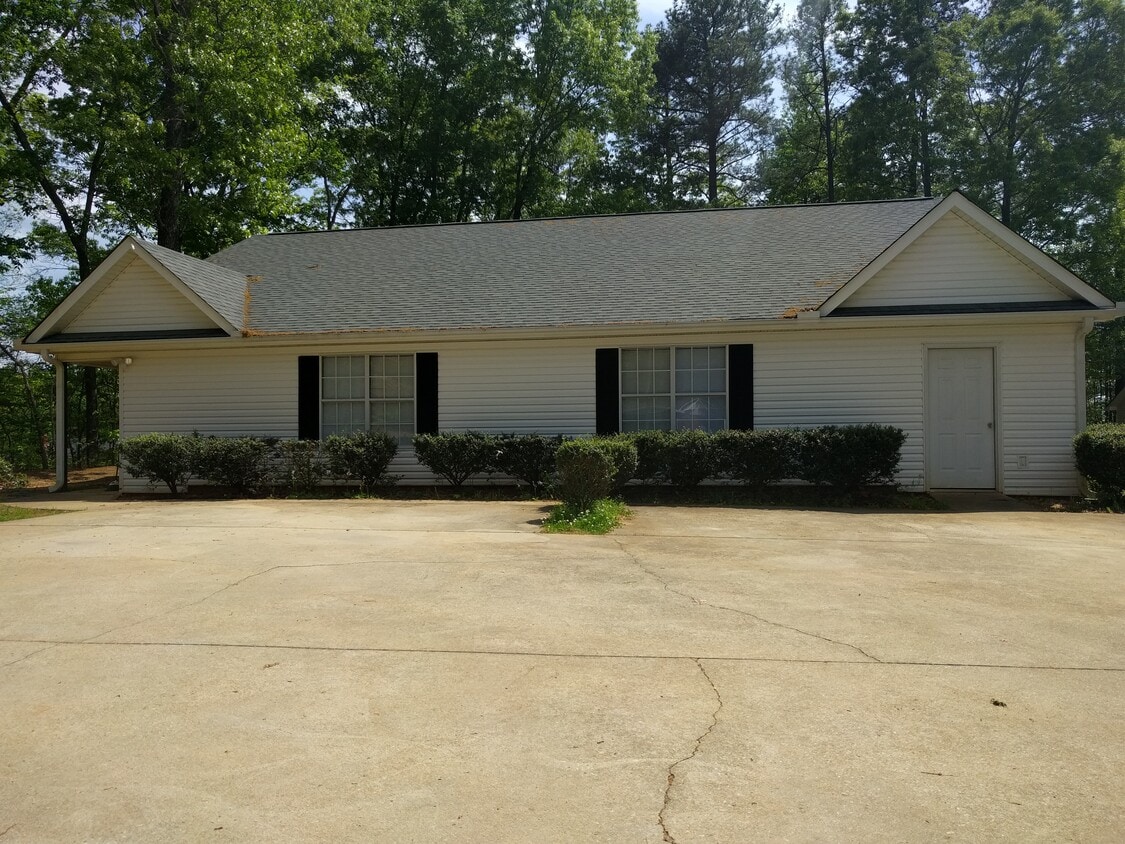 6227 Dorsett Shoals Rd, Douglasville, GA 30135 Townhome Rentals in