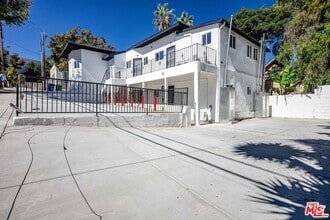Building Photo - 146 Witmer St