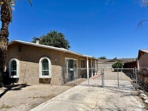 Building Photo - 1435 Bryan Dr