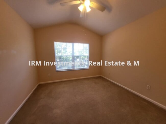 Foto del edificio - 3 bed 2.5 bath Townhome w 1 car garage