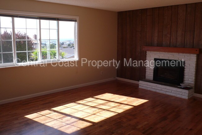 Building Photo - 1618 Soto St