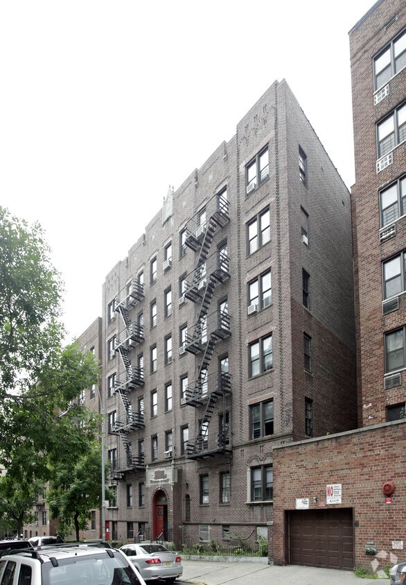 Foto del edificio - 222 E 202nd St