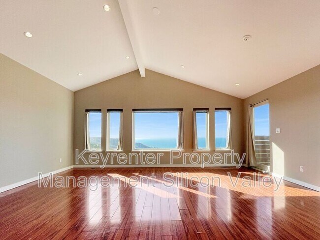 Foto del edificio - 544 Heathcliff Dr