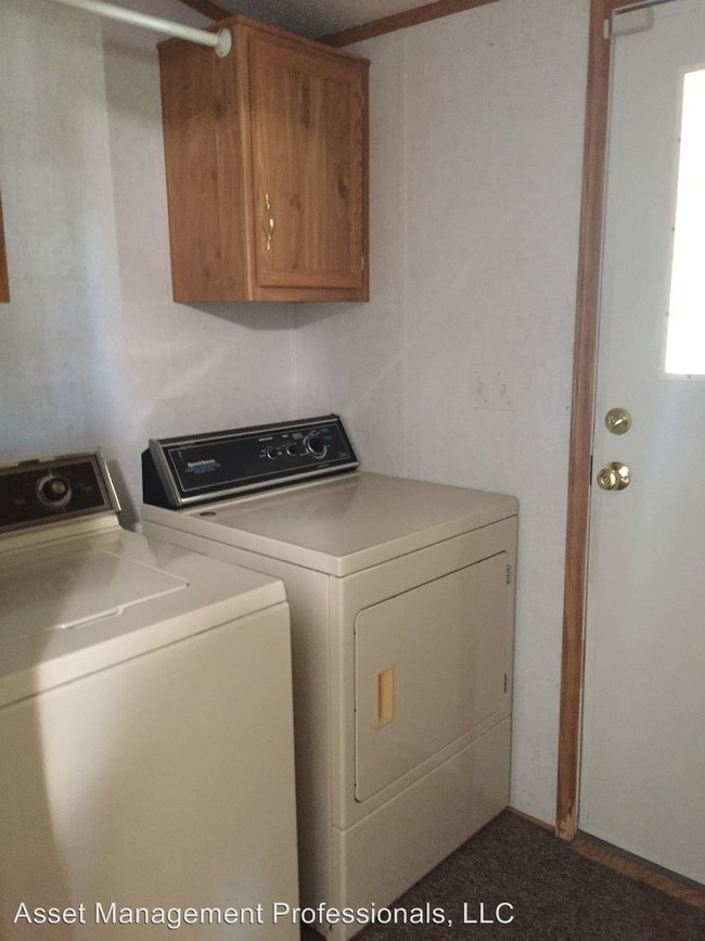 Building Photo - 3 br, 2 bath House - 808 Radford Sq W
