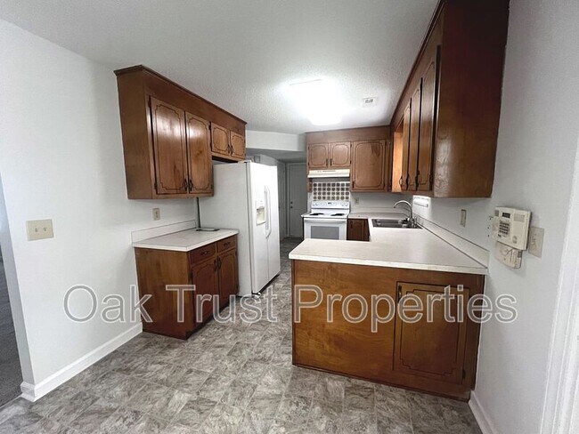 Foto del edificio - 6649 Bent Creek Dr