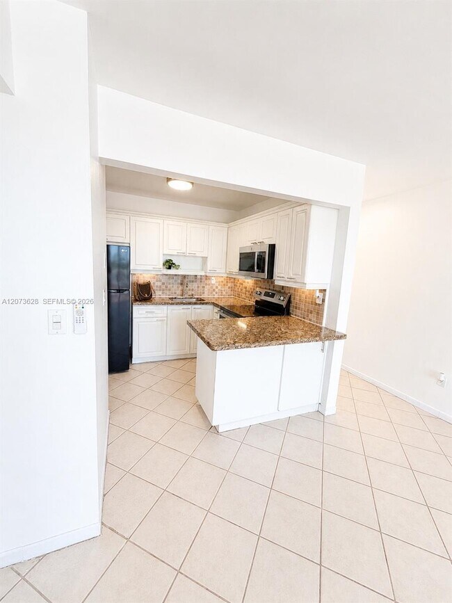 Foto del edificio - 3551 SW 9th Terrace