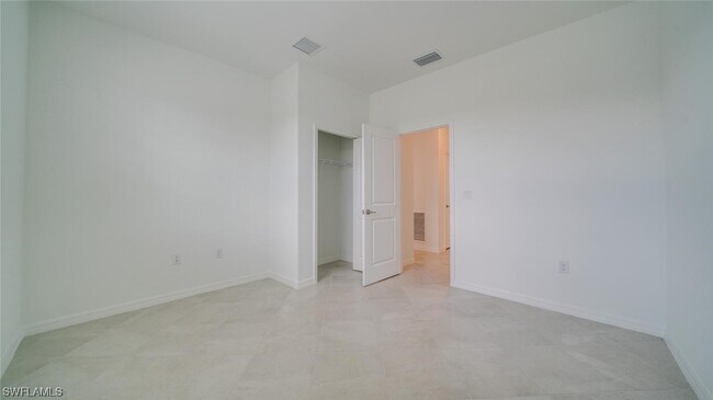 Foto del edificio - 43854 Seedling Ter