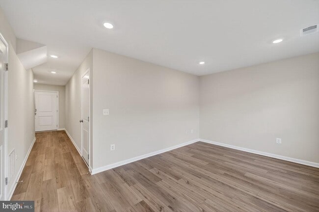 Building Photo - 103 Brashear Ct