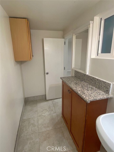 Foto del edificio - 2290 N San Antonio Ave