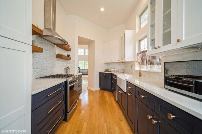 Foto del edificio - 4526 Concord Ln