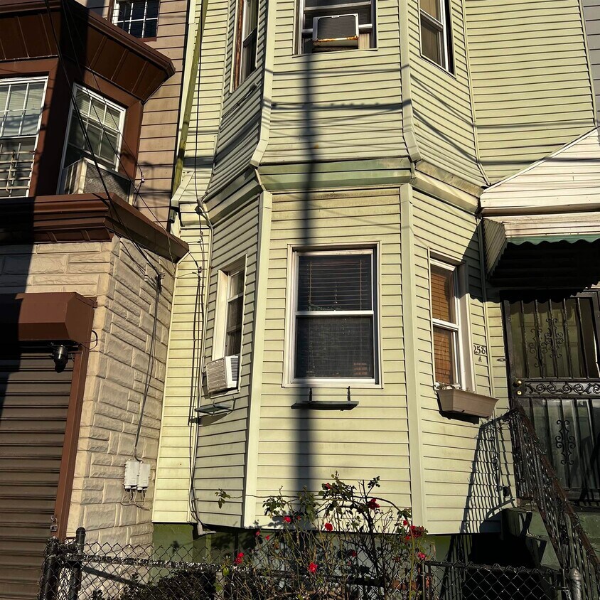 258.5 Fairmount Ave, Jersey City, NJ 07306 House Rental in Jersey