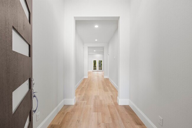 Foto del edificio - 3532 White Oak Point Dr